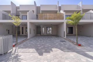 A FREE HOUSEKEEPING VISIT FOR EVERY STAY BETWEEN THE 16TH FEB AND THE 16TH MAR - StayShort - Classy 4-Bedroom Villa With Spacious Balcony in Nad Al Sheba - 5