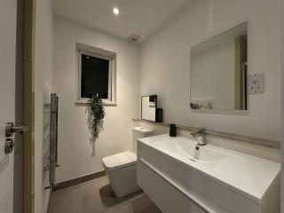 Luxxe 2BR 2BA Duplex 5 mins from Hither Green St - 65C NOT ACTIVE - 5
