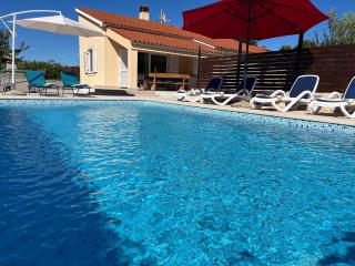 Holiday house Gordana with a comfortable big yard and a private pool - 0