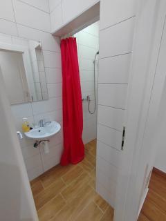 Studio Iris - - 2