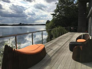 Luxury Lakeside House at Lakes by Yoo - Lechlade - 2