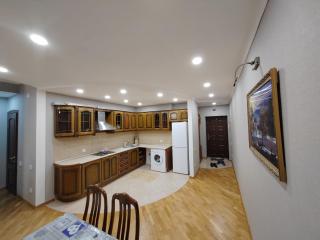 Cozy Aparment Near City Centre - Baku - 9
