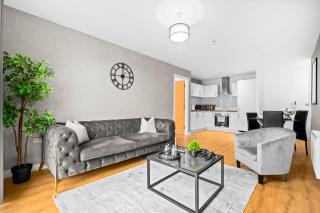 City Centre Apartment - Two Bedroom - Secure Parking - 107H - Birmingham - 2