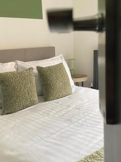 Modern 3 Bed House with Parking - Cleethorpes - 6