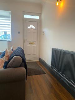 Modern 3 Bed House with Parking - Cleethorpes - 4