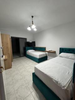 Sisterhood Hostel-Female Only - Tirana - 1