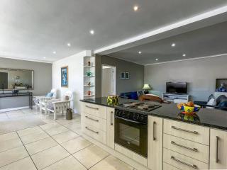 Spacious Suburban Apartment - Gqeberha - 4