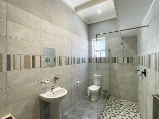 Spacious Suburban Apartment - Gqeberha - 3