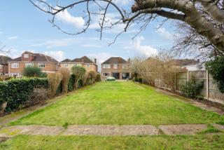 Luxury four bedroom home with large garden - Slough - 4