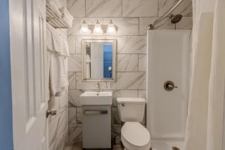 Shark Reef Resort Motel & Cottages - Port Aransas - 4