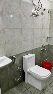 Ample Homes Premium 2 BHK Apartment- Near to AIMS - Edappally - 6