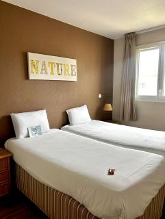 Kyriad Hotel Montpellier Centre Antigone - Montpellier - 8