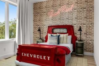 The Americana Abode Rooftop Hot Tub Game Room - Nashville - 9