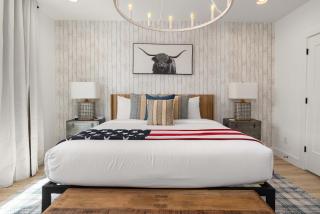 The Americana Abode Rooftop Hot Tub Game Room - 3