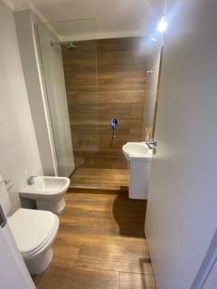 Moderno Departamento con vista al lago y montañas - 1