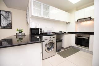 Spacious 3-Bedroom with Stunning Views in Dubai Marina - Dubai - 5