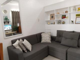 Spacious Studio Camaya Coast Beach Condo 203, Sea View with Balcony - Mariveles - 7