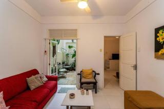 Copacabana com varanda - 3 minutos da praia! - 8