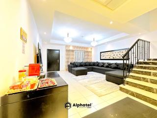 Elegant 3-Bedroom Villa in JVC - Dubai - Ideal for Modern Lifestyles - by Alphatel Vacations - Dubái - 7