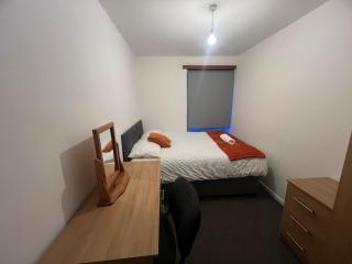 The Coral Guest House 1 Mile from Winchester Market - Winchester - 0