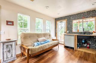 Cozy Coop Casita - Lake Travis-Hot Tub-Tiny House - Austin - 5