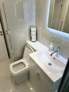 Tiny Home Parking & Airport & M1 & Contractor - - 6
