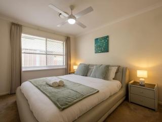 Mins to Shop n Lake 4 beds family retreat with pool - Doolandella - 4