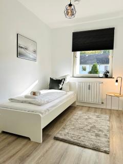 Großzügige Wohnung - 6 Personen-3 Schlafzimmer- Parkplatz- Waschmaschine-2 Balkone - Wolfsburg - 4