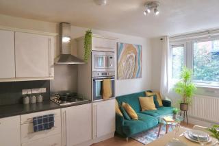 Chic 4-Bed apartment in trendy Clerkenwell w balcony and walking distance to tube - London - 6