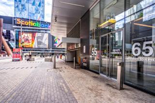 Luxury Condo Living Downtown Toronto - 9