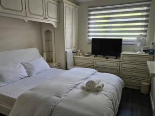 Jays-Rooms - Pitsea - 1