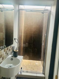 Tranquil Pool View - 5