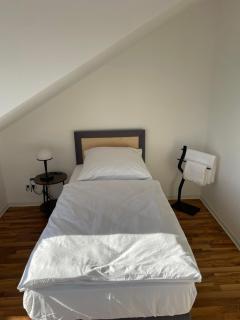Komfortables Apartment, Ihr Zuhause auf Zeit mit 3 Schlafzimmern, 2 Balkonen, Netflix & 24h Check-In - 6