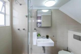 Simple Studio in Sea Point - 4