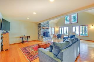 Hood Canal Home with Stunning Views and Private Beach - Brinnon - 6