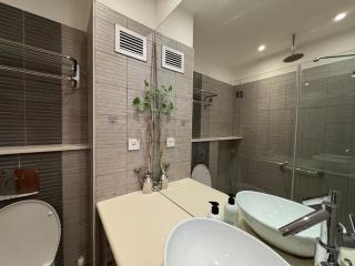 Near flea market and beach - 3