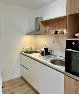 Ruby Modern Central Apartment - 6