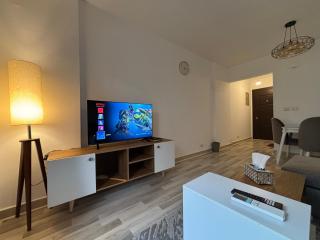Luxury Inn:2BR Amazing Garden View in Madinaty B10 - Madinaty - 7