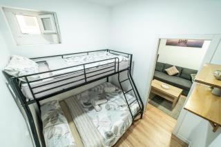 New flat , modern , wifi, 10min sol, 5 Reina Sofia - 1