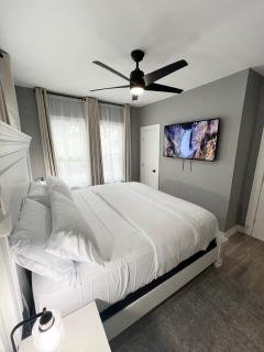 Charming 2BR 2BA 10 min DT Airport by LSP Homes - Atlanta - 3