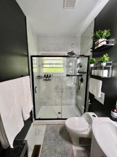 Charming 2BR 2BA 10 min DT Airport by LSP Homes - Atlanta - 1