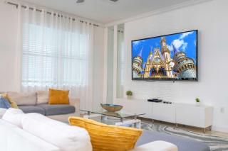 1400 Stunning 8bed with amazing game room - 4