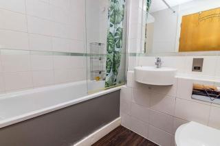 Nottingham Central Apartment with Balcony and Two Bedrooms - Nottingham - 7