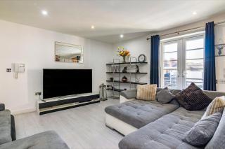 Nottingham Central Apartment with Balcony and Two Bedrooms - Nottingham - 3