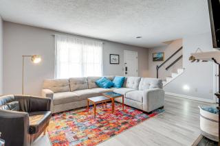 Walk to Main St Hendersonville Chic Home with Yard - Hendersonville - 7