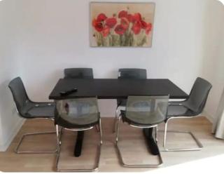Lovely 2-bedrooom home, away from home - 8