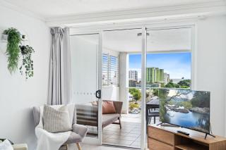 Belle Escapes 710 Elevated CBD getaway with magical views - Cairns - 7