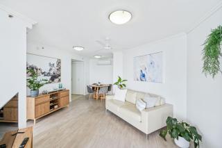 Belle Escapes 710 Elevated CBD getaway with magical views - Cairns - 3