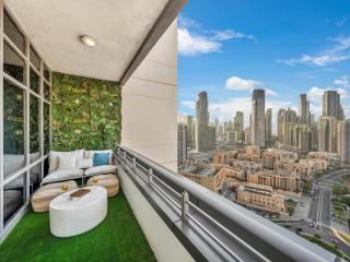 Elegant 1 Bedroom Apartment I Burj Khalifa & Fountain Views I Free Gym, Pool, Wi-Fi, Parking & PS5 I by Skyline Serenity - Dubai - 7
