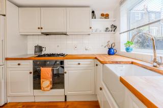 Сharming 2BR Victorian Duplex w garden in Catford - - 2